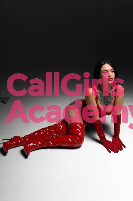 BEAUTIFUL PETITE UK MODEL IN ATHENS SOFIA