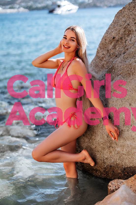 UKRANIAN PETIT TEEN CALL GIRL VISITA ELIN